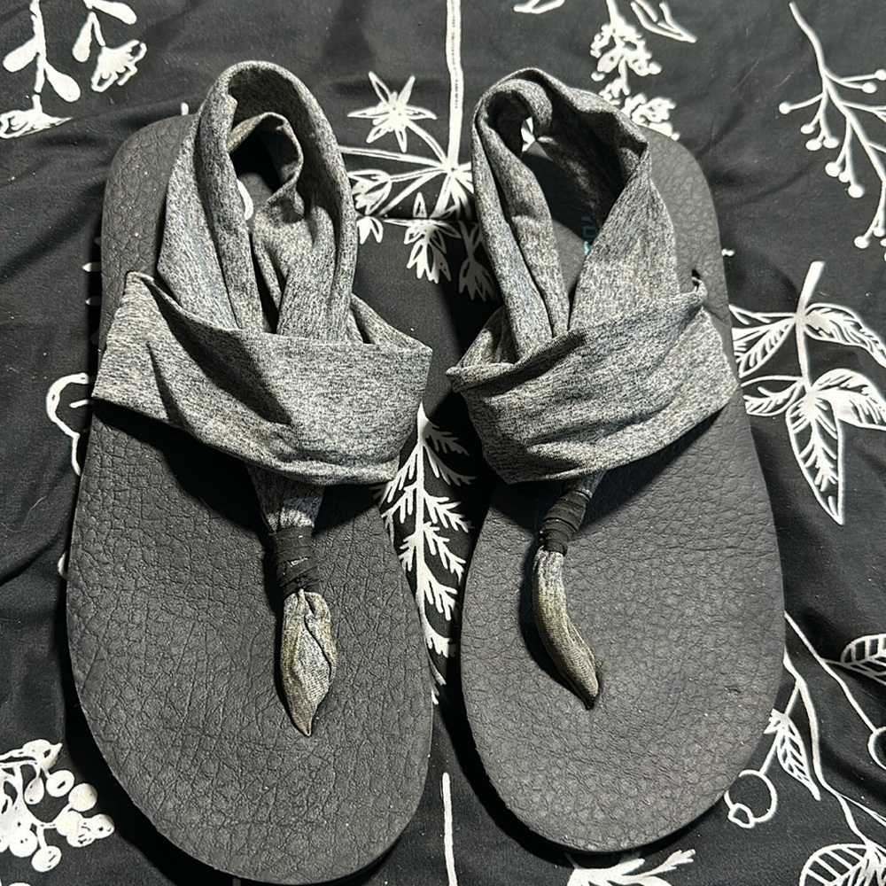 Sketchers Yoga Foam Sandals